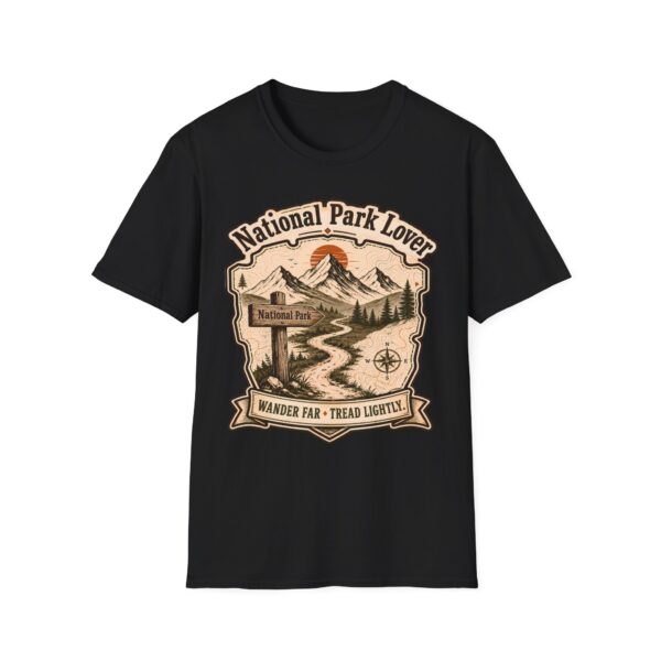 National Park Lover Vintage Mountain Camping Badge T-Shirt