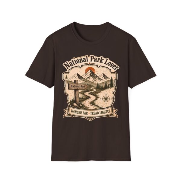 National Park Lover Vintage Mountain Camping Badge T-Shirt