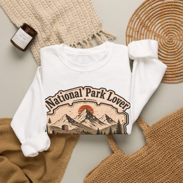 National Park Lover Vintage Hiking Crewneck Sweatshirt