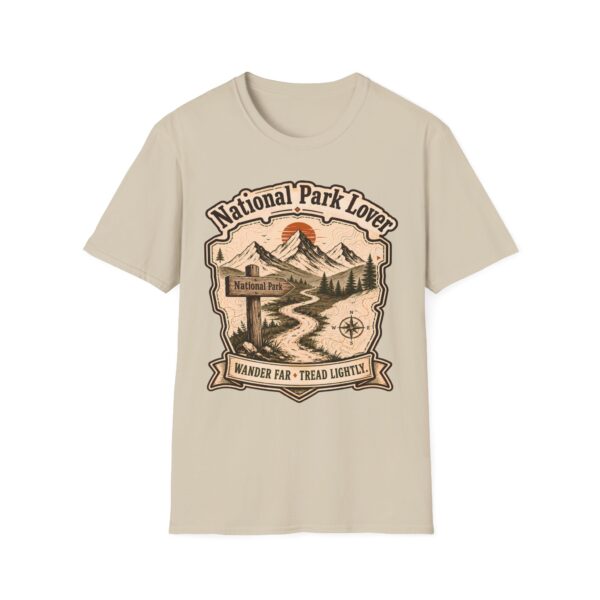 National Park Lover Vintage Mountain Camping Badge T-Shirt