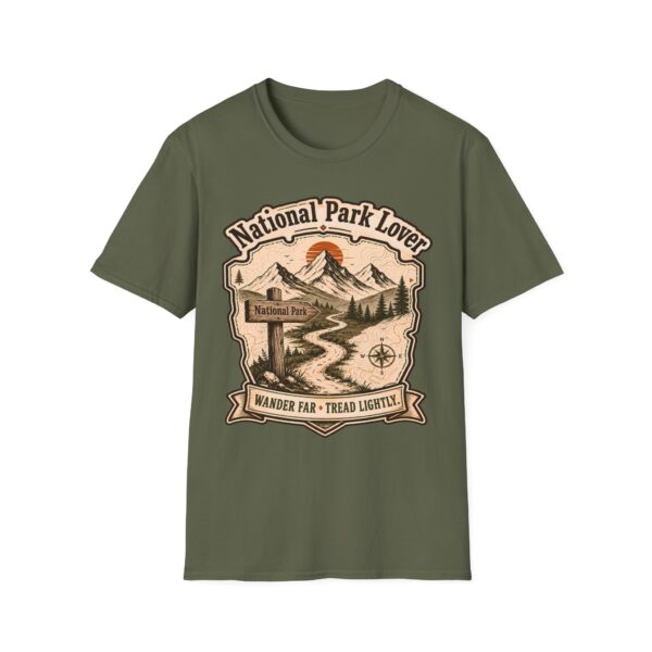 National Park Lover Vintage Mountain Camping Badge T-Shirt