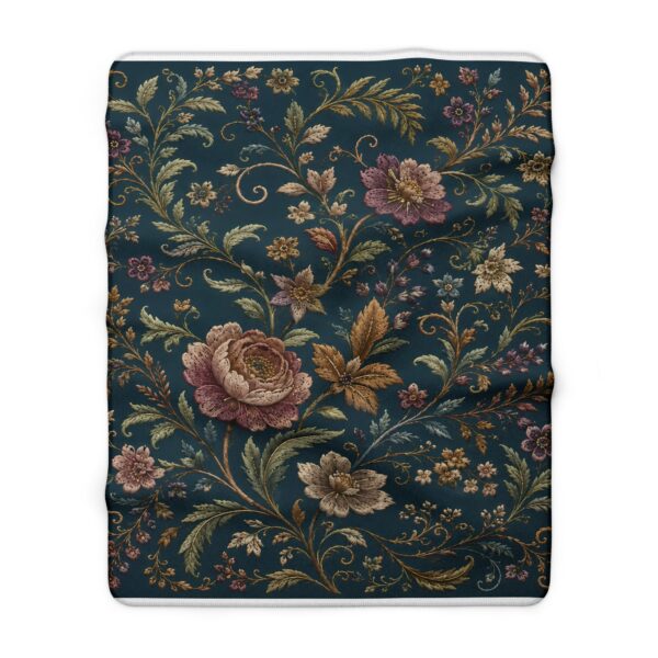 Floral Vintage Sherpa Blanket — Cozy Victorian Rose Fleece Throw