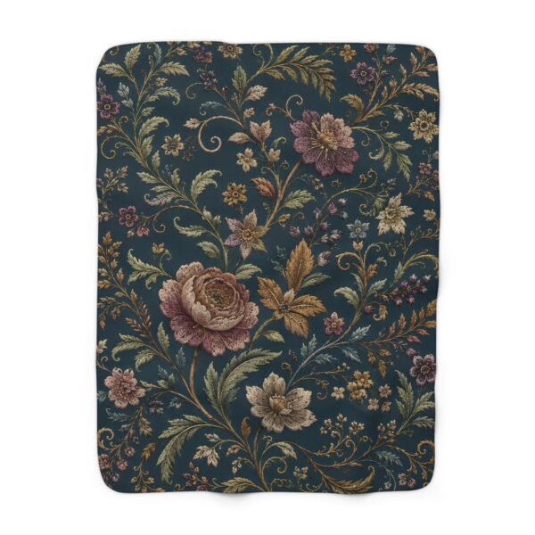 Floral Vintage Sherpa Blanket — Cozy Victorian Rose Fleece Throw